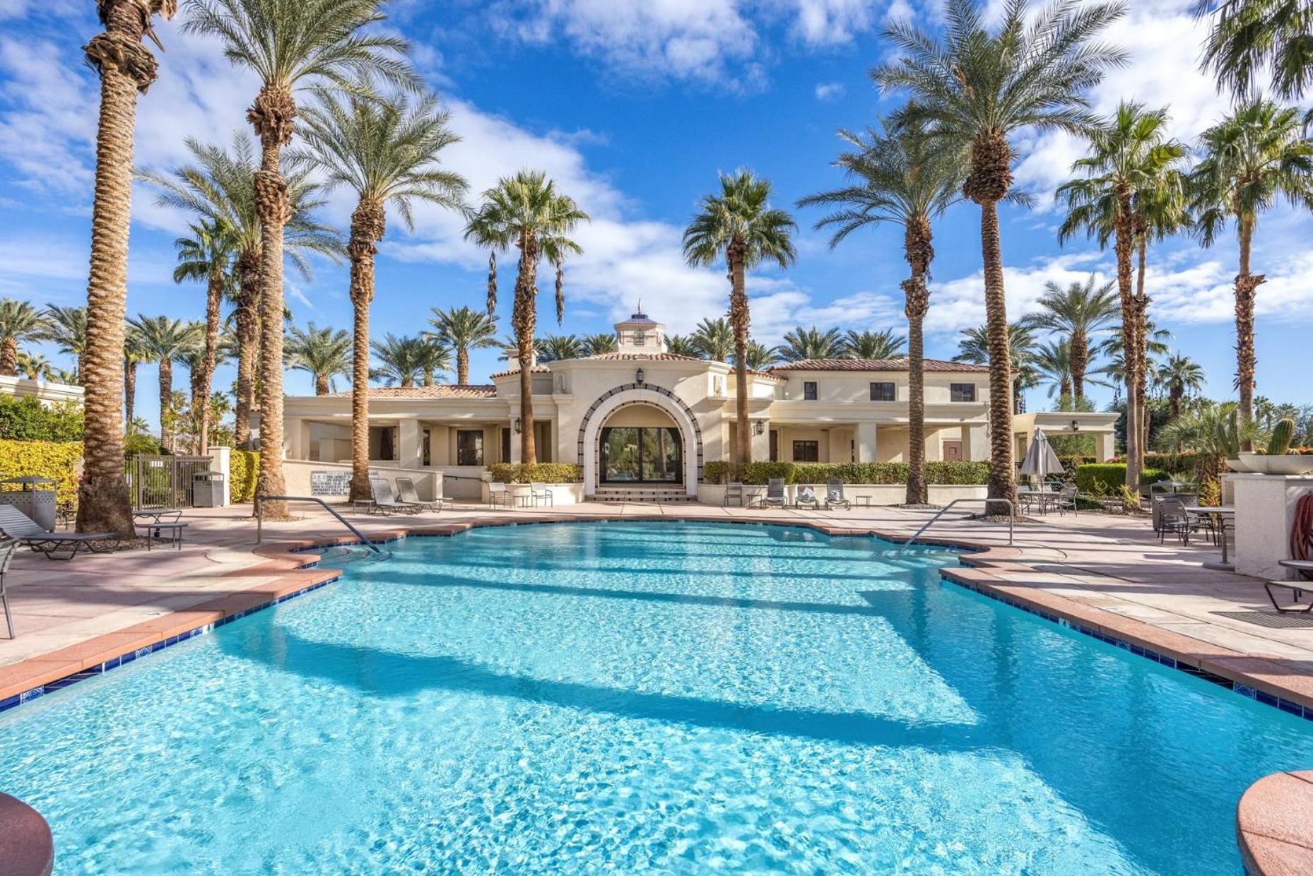 Desert Jewel By Vare Pool Gym Tennis Holiday home *
