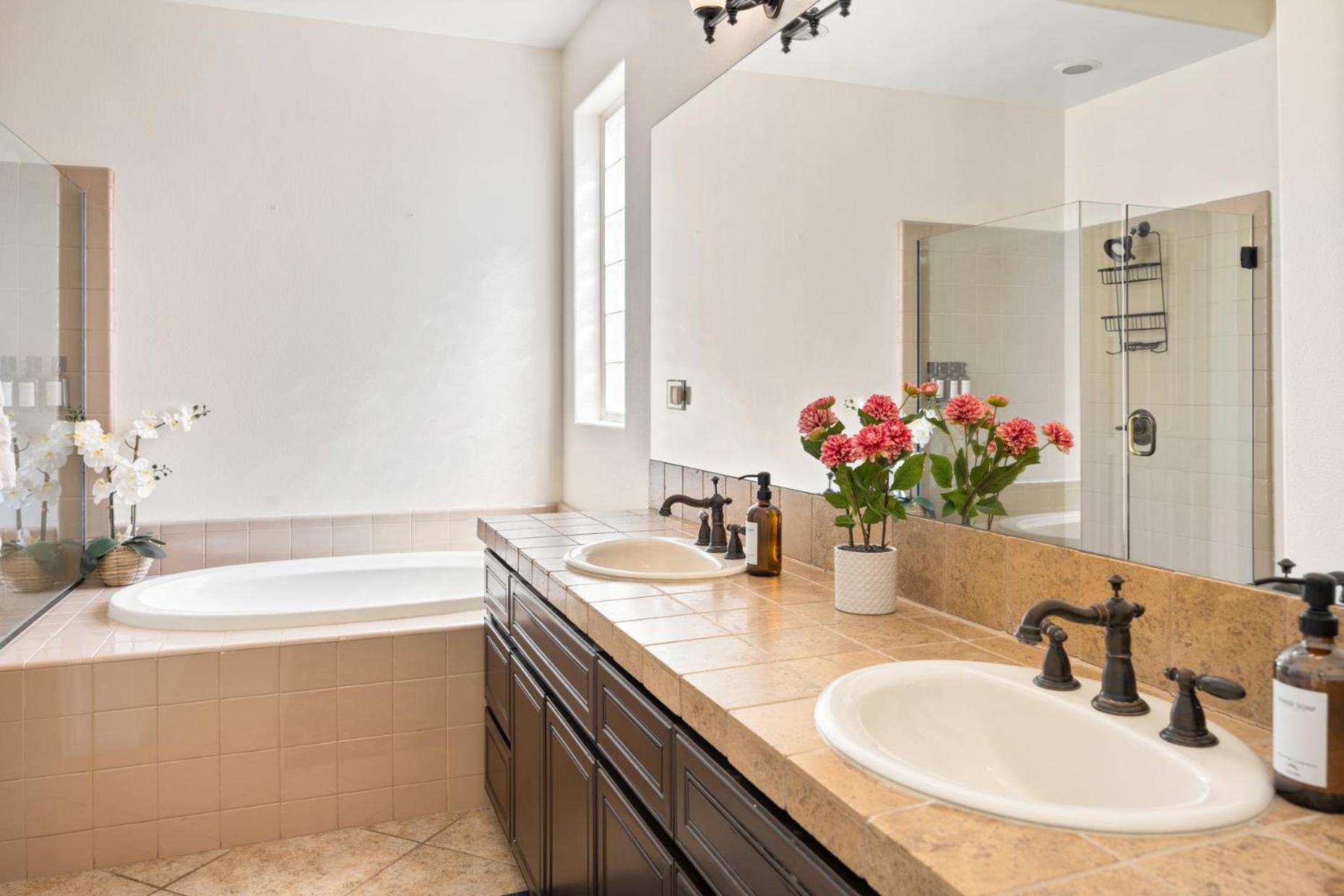 Desert Jewel By Vare Pool Gym Tennis Holiday home